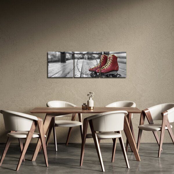 Obraz červených starých kolečkových bot (s hodinami) (90x30 cm)