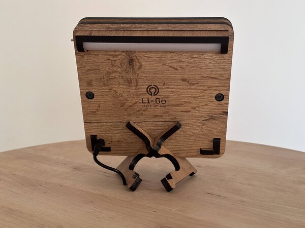 "Hokejista" lampa 19x19cm provedení povrchu: dub