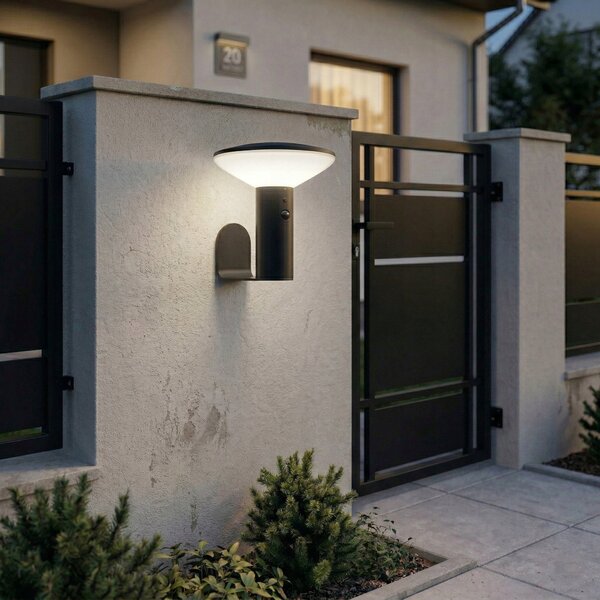 Černý solární LED reflektor, IP44, 2,3 W, 190 lm, 4000 K, 18 × 16 × 15 cm