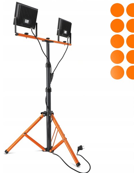 Solární LED reflektor 2 × 100 W, 2 × 11000 lm, IP65