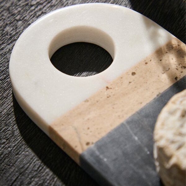 Mramorové servírovací prkénko Kave Home Nivol 34 x 10 cm