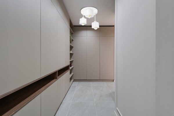 Bílé závěsné svítidlo, 3× E27