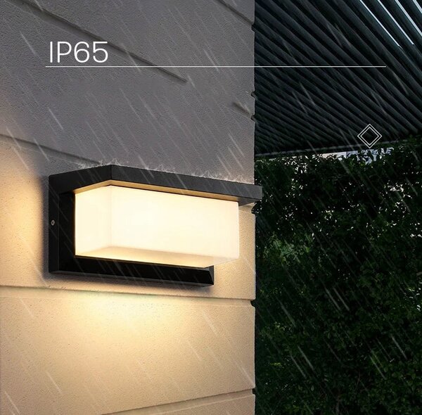 Černé fasádní svítidlo E27, IP54, max. 40 W