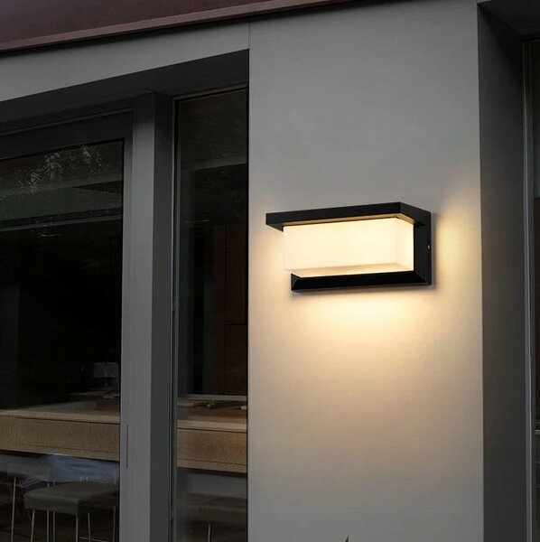 Černé fasádní svítidlo E27, IP54, max. 40 W