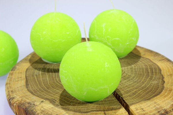 BDK-GLASS 1ks Svíčka koule 6,5cm - lime