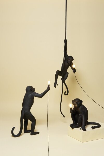 Seletti 14922 Stolní lampa Monkey siedząca černá