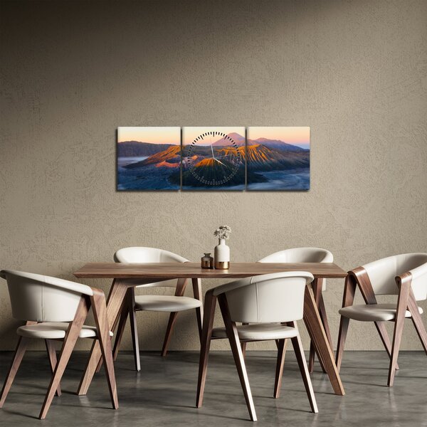 Obraz hory Bromo v Indonésii (s hodinami) (90x30 cm)