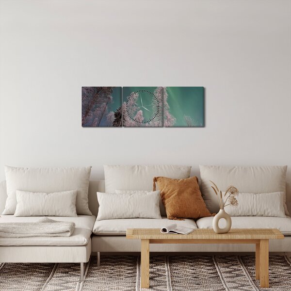 Obraz polární záře nad zmrzlými stromy (s hodinami) (90x30 cm)