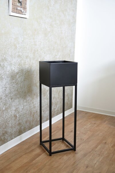 Květináč na vysokých nohách ELEVATE SQUARE, ocel, výška 79 cm, černý mat