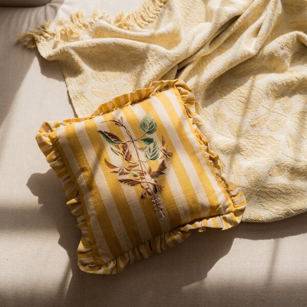 Dekorativní polštář s výšivkou Camila Yellow 35 × 35 cm