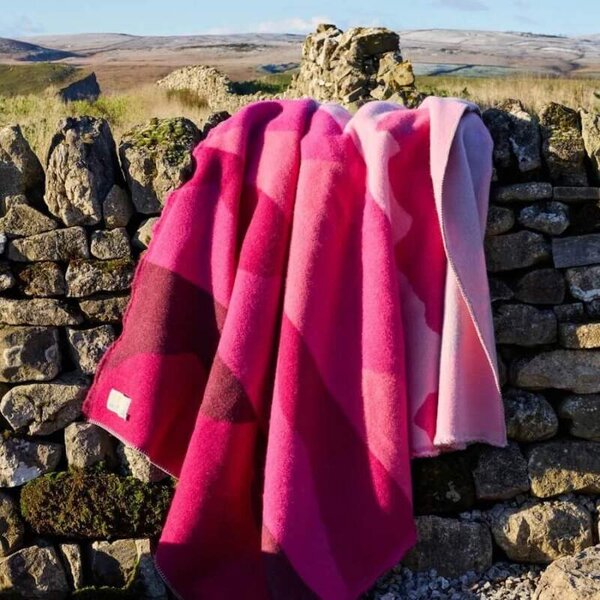 Vlněná deka Hills Pink (bez třásní) 200 x 130 cm Tweedmill