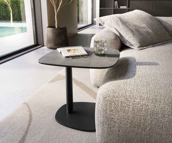 DELIFE Konferenční stolek Edge tvar oválný 50×50 cm keramika beton šedá Eleny kov černá