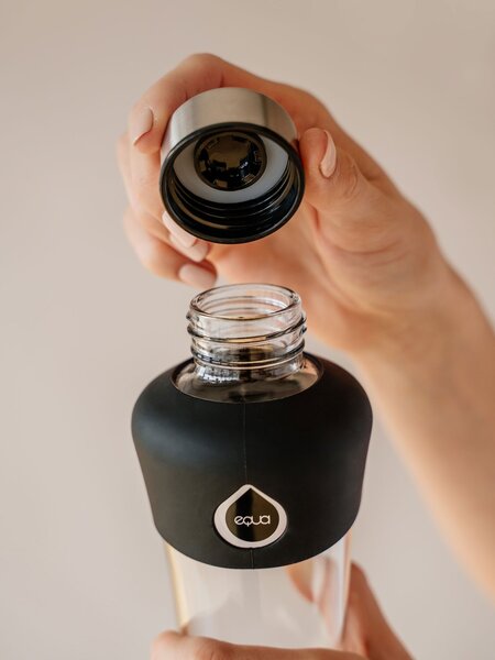 Skleněná lahev EQUA Active Black 550 ml