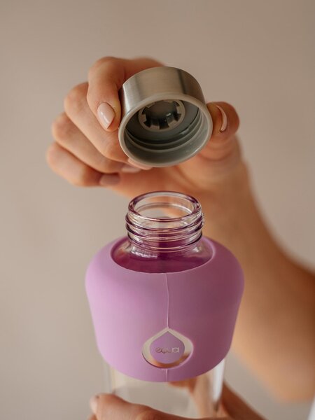 Skleněná lahev EQUA Active Plum 550 ml