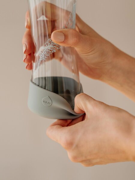 Skleněná lahev EQUA Feather 550 ml