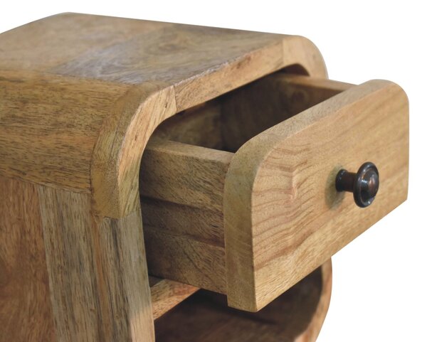 Mini noční stolek v dubovém odstínu se zaoblenými liniemi s otevřenou přihrádkou, šířka 20 cm
