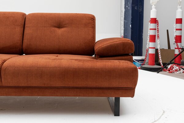 Hanah Home Dvoumístná pohovka Mustang 199 cm oranžová
