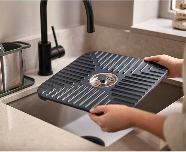 Protiskluzová podložka do dřezu 30x30 cm SinkShield – Joseph Joseph