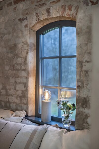 MARKSLOJD Markslöjd stolní lampa Legna šedá 20 cm