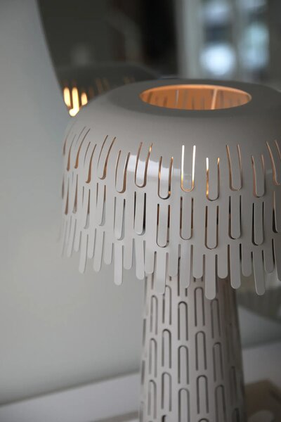 MARKSLOJD Markslöjd stolní lampa Verbera šedá