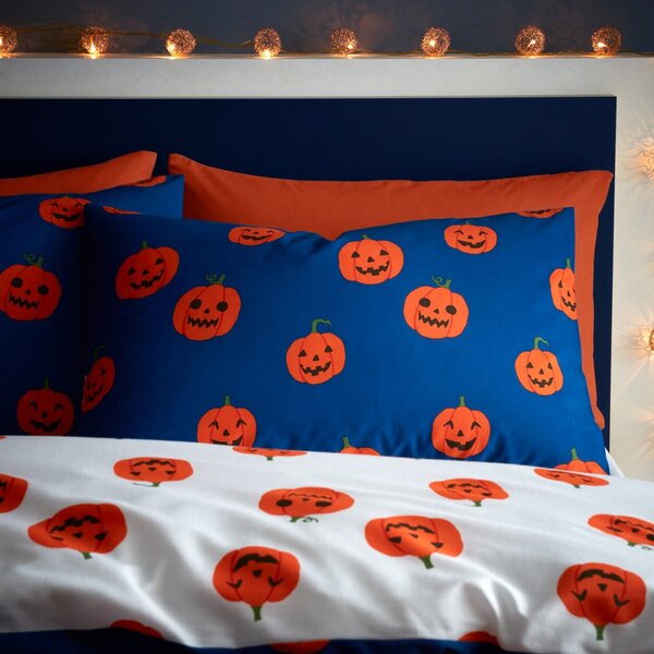 Modré/oranžové povlečení na dvoulůžko 200x200 cm Halloween Pumpkins – Catherine Lansfield