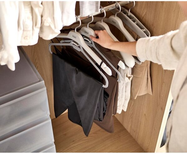 Plastová ramínka v sadě 2 ks Orderly – Joseph Joseph