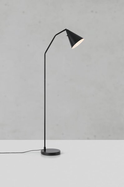 Černá LED stmívatelná stojací lampa s kovovým stínidlem (výška 144 cm) Funil – Markslöjd
