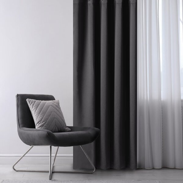 Černý dimout závěs 140x175 cm Kierra – Restilo