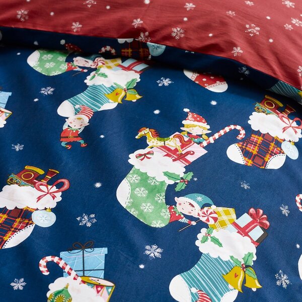 Červené/modré dětské povlečení do postýlky 120x150 cm Christmas Elves – Catherine Lansfield