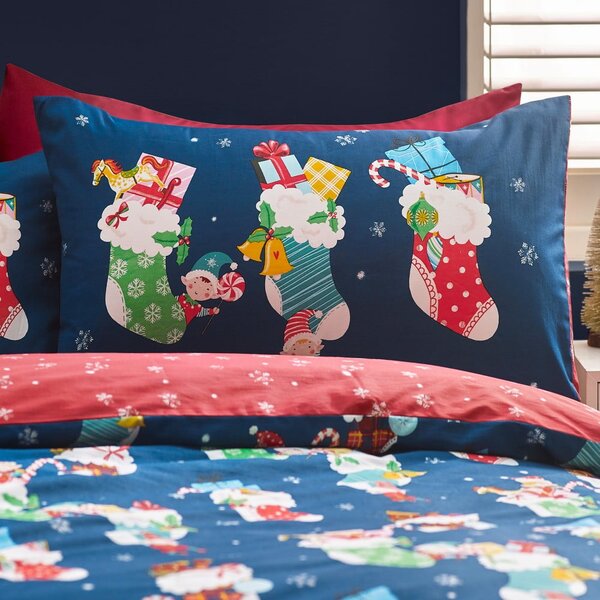 Červené/modré dětské povlečení do postýlky 120x150 cm Christmas Elves – Catherine Lansfield