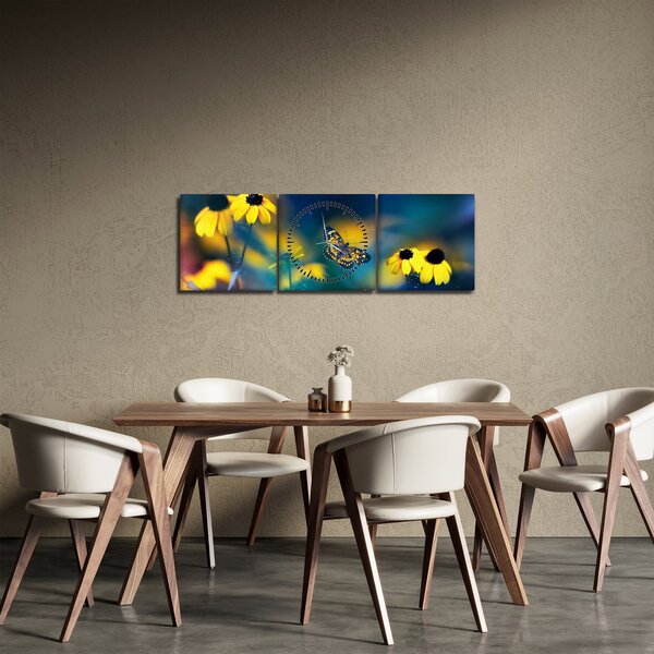 Obraz - Žlutý motýl s květy (s hodinami) (90x30 cm)