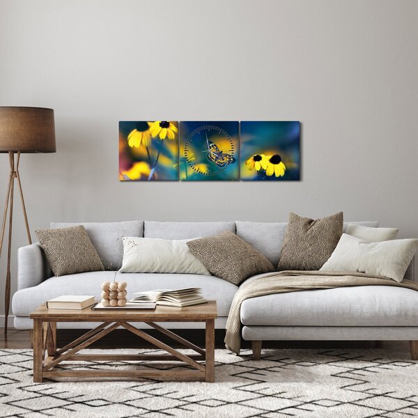 Obraz - Žlutý motýl s květy (s hodinami) (90x30 cm)