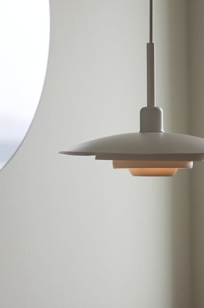 Bílé závěsné svítidlo s kovovým stínidlem ø 35 cm Piny – Markslöjd
