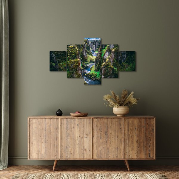 Obraz - Řeka ve skalnatém údolí (125x70 cm)