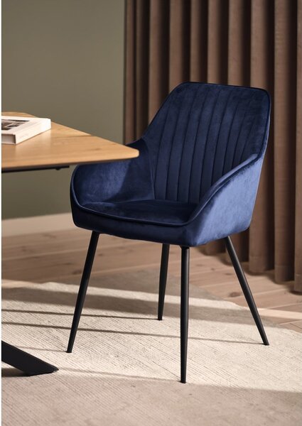 Tmavě modrá čalouněná jídelní křesla v sadě 2 ks s područkami Nolan Stripe – Unique Furniture