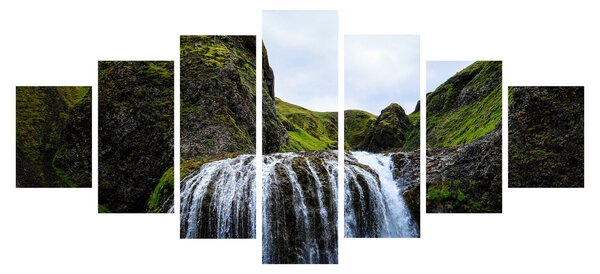 Obraz útesu s vodopádem (210x100 cm)
