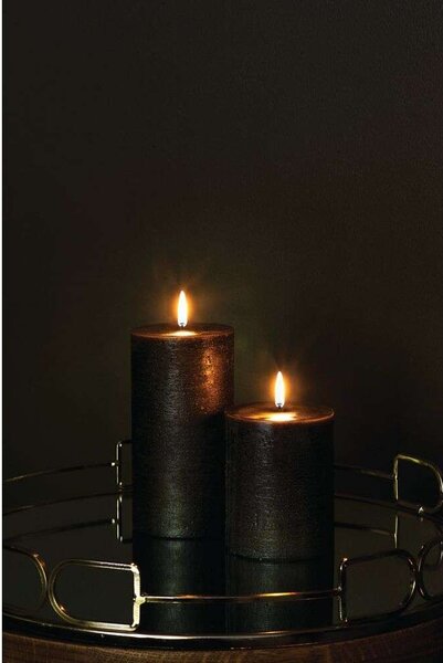 Uyuni Lighting - Sloupková Svíčka LED 7,8 x 10,1 cm Rustic Forest Black Lighting - Lampemesteren