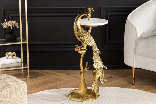 Designový kovový příruční stolek Tierra Glam s kulatou mramorovou bílou deskou a nohou ve tvaru zlatého páva 75 cm
