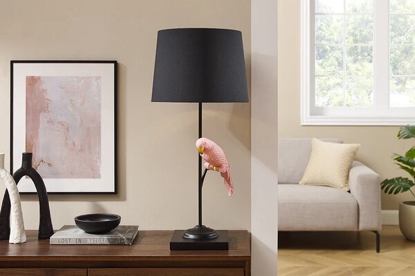 Designová stolní lampa Parrot se čtvercovou podstavou a dekorací v podobě růžového papouška 75 cm