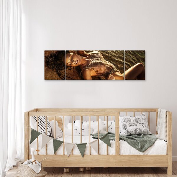 Obraz ženy ležící na pláži (170x50 cm)