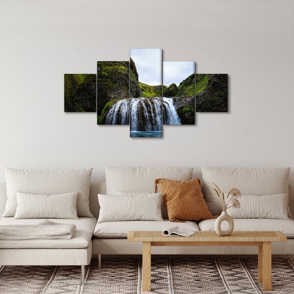 Obraz útesu s vodopádem (125x70 cm)