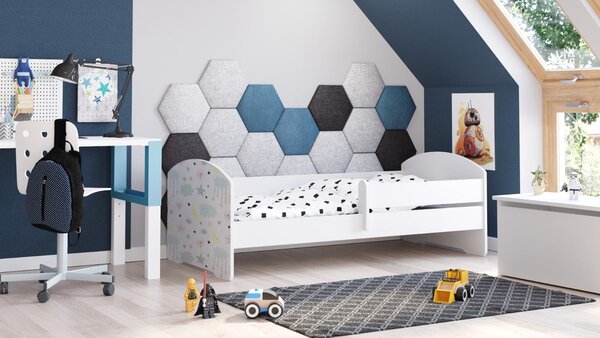 Dětská postel LUK 140 × 70 cm s ochrannou zábranou – motiv hvězdy