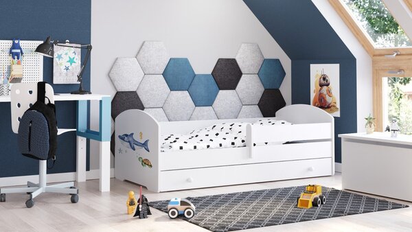 Dětská postel LUK 140 × 70 cm s úložným šuplíkem a ochrannou zábranou – motiv žralok