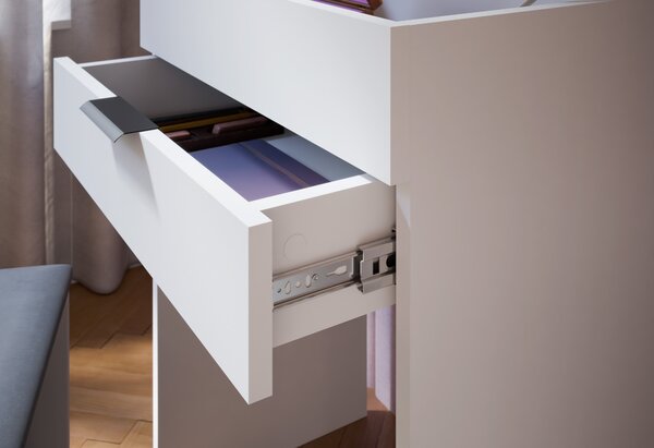 Toaletní stolek RUBI s výklopnou deskou, zrcadlem a čalouněným sedátkem – bílá