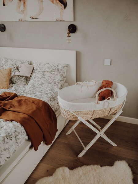 Ahojbaby Stojan na Mojžíšův košík pro miminko Smart White