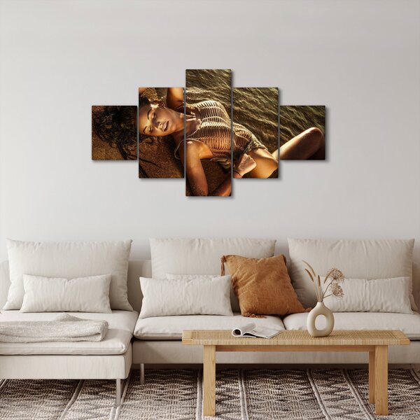 Obraz ženy ležící na pláži (125x70 cm)