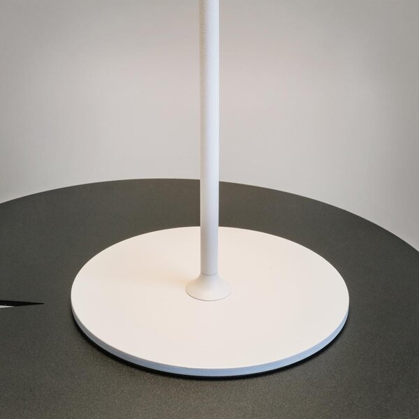 Maytoni Přenosná stolní stmívatelná LED lampa jejíž vzhled navrhla AI, 3W, v. 34,5 cm, 2200K-4000K, IP20 Barva: Zlatá
