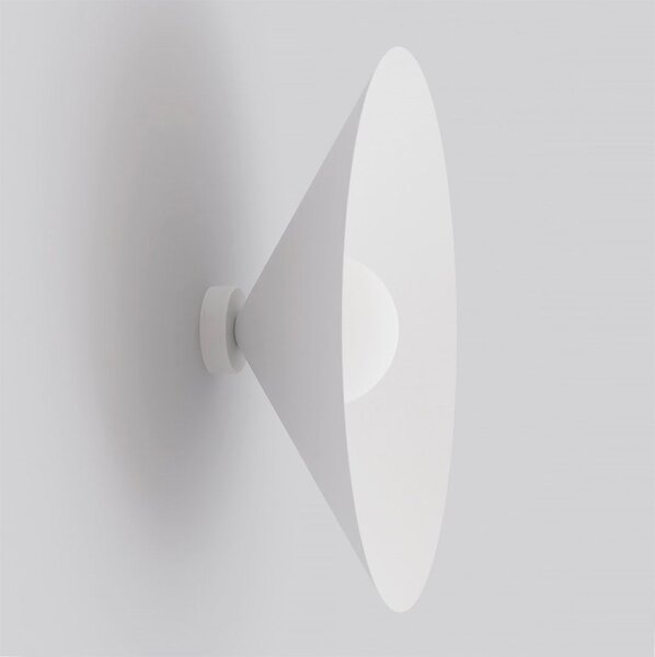 Nástěnné svítidlo MONO K1L – bílé, opálové sklo, 1× E14, šířka 50 cm
