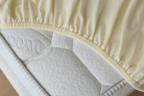 Prostěradlo Světle béžové INTERLOCK Jersey interlock 90-100 x 200-220/35