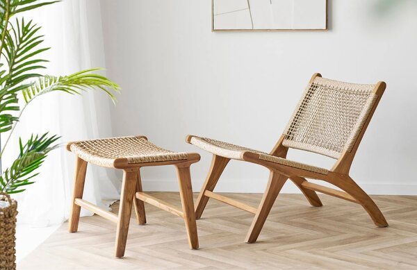 -25 % Dny MOMENTI– Nordic Living Teakové křeslo Debra s podnožkou